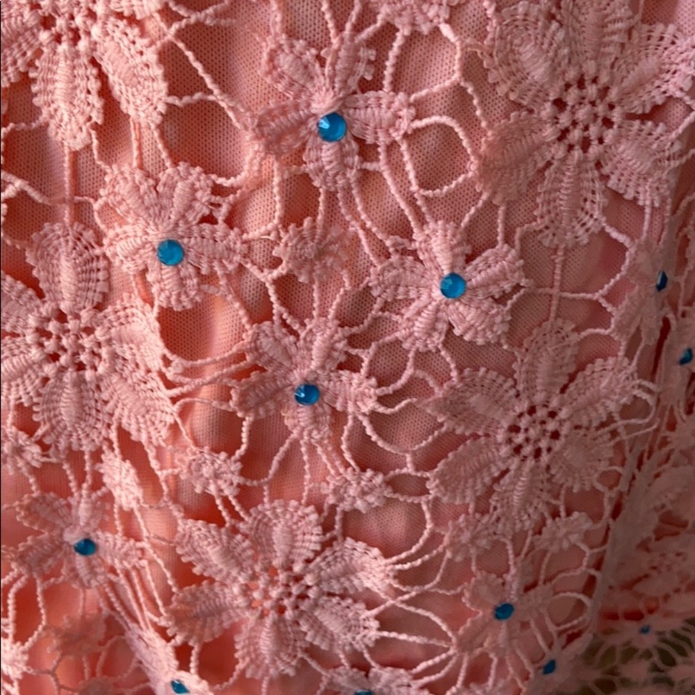 Woman’s shorts - Picture 4 of 6